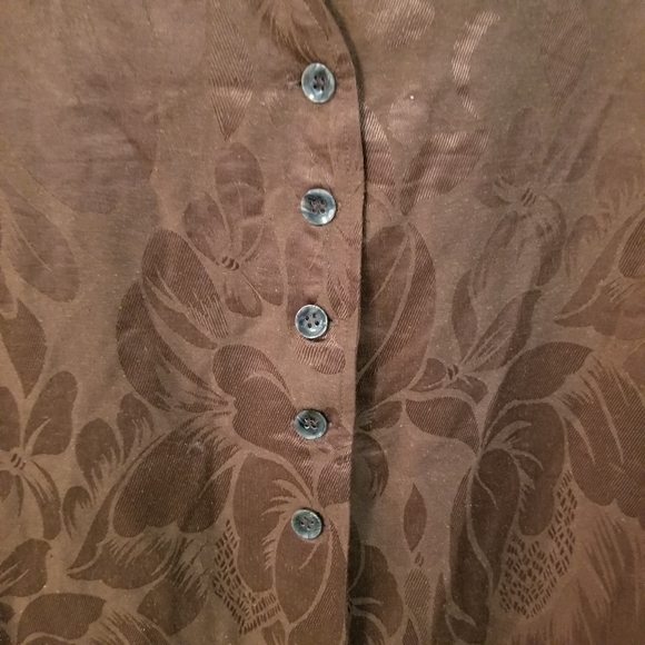 100% Silk Sleeveless Button Down - Picture 2 of 6